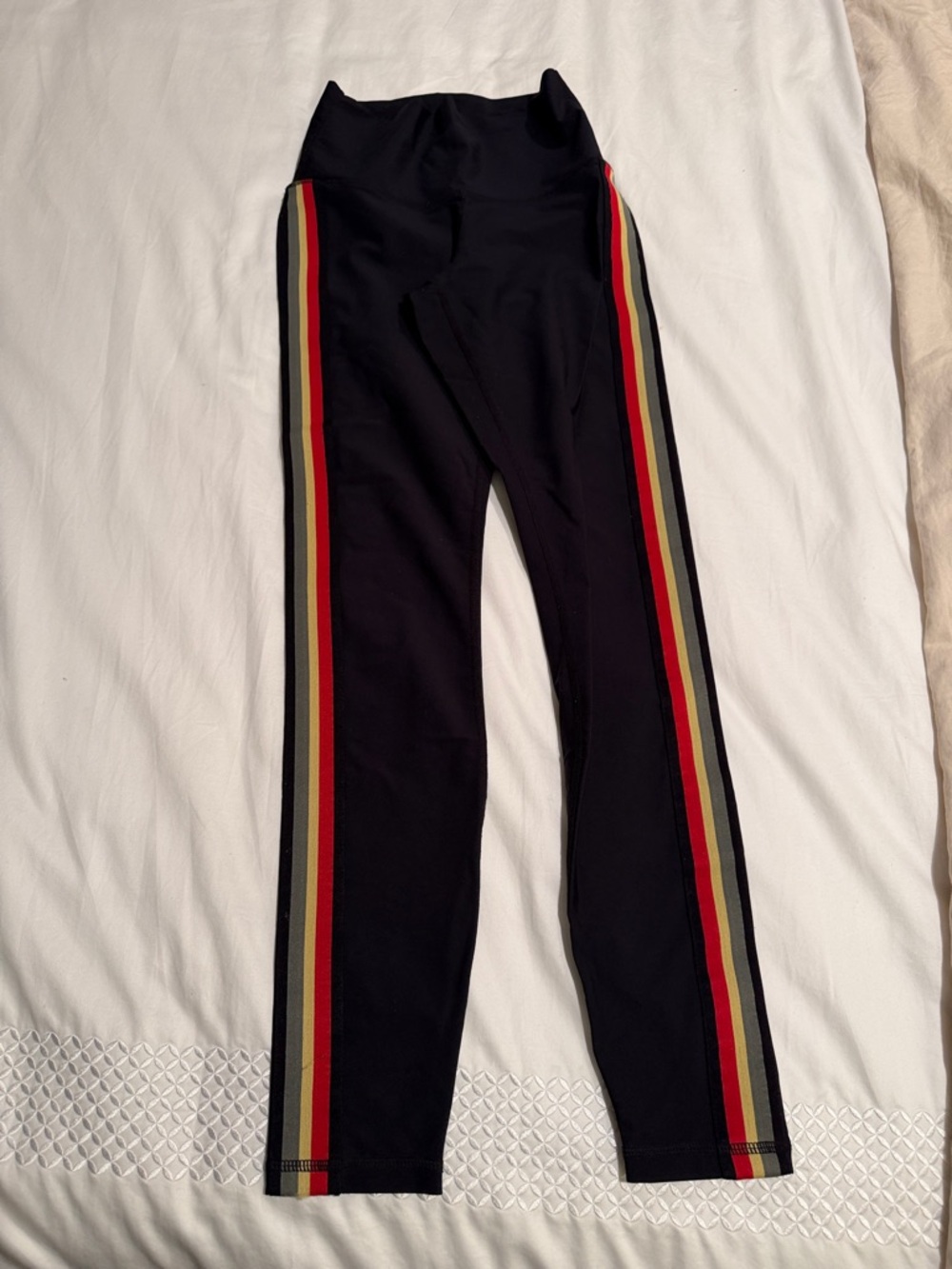 Spiritual Gangster Gorgeous stretchy leggings with stripe